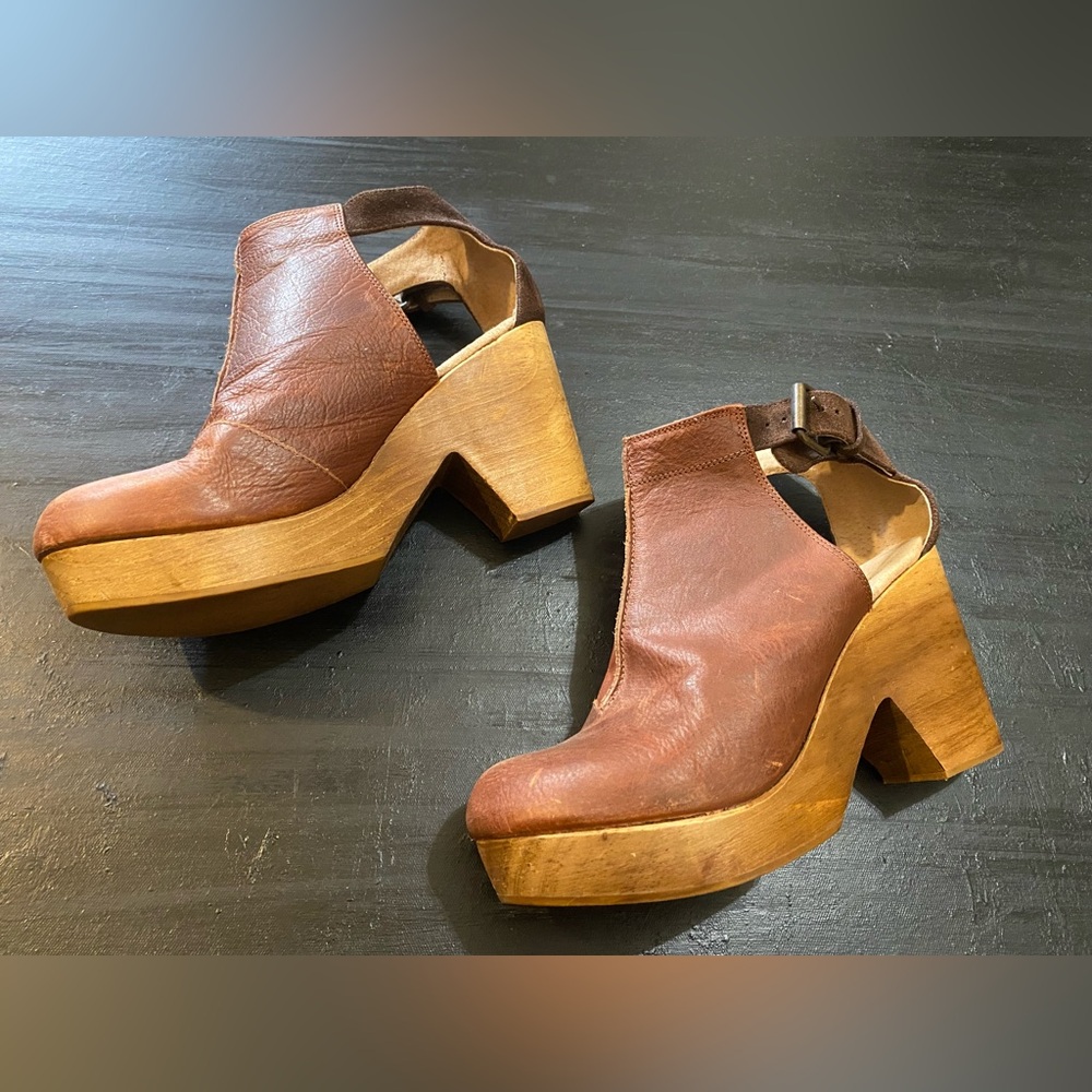 Free People: Chunky clogs